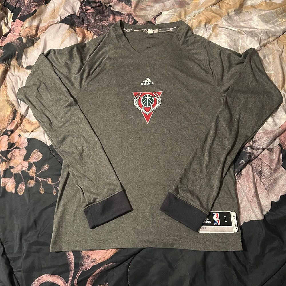 Retro Milwaukee Bucks Warmup Shirt